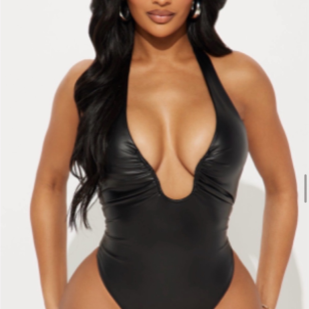 Fashion Nova Sleek Black Plunge Bodysuit